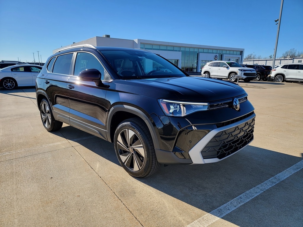 2026 Volkswagen Taos SE's photo