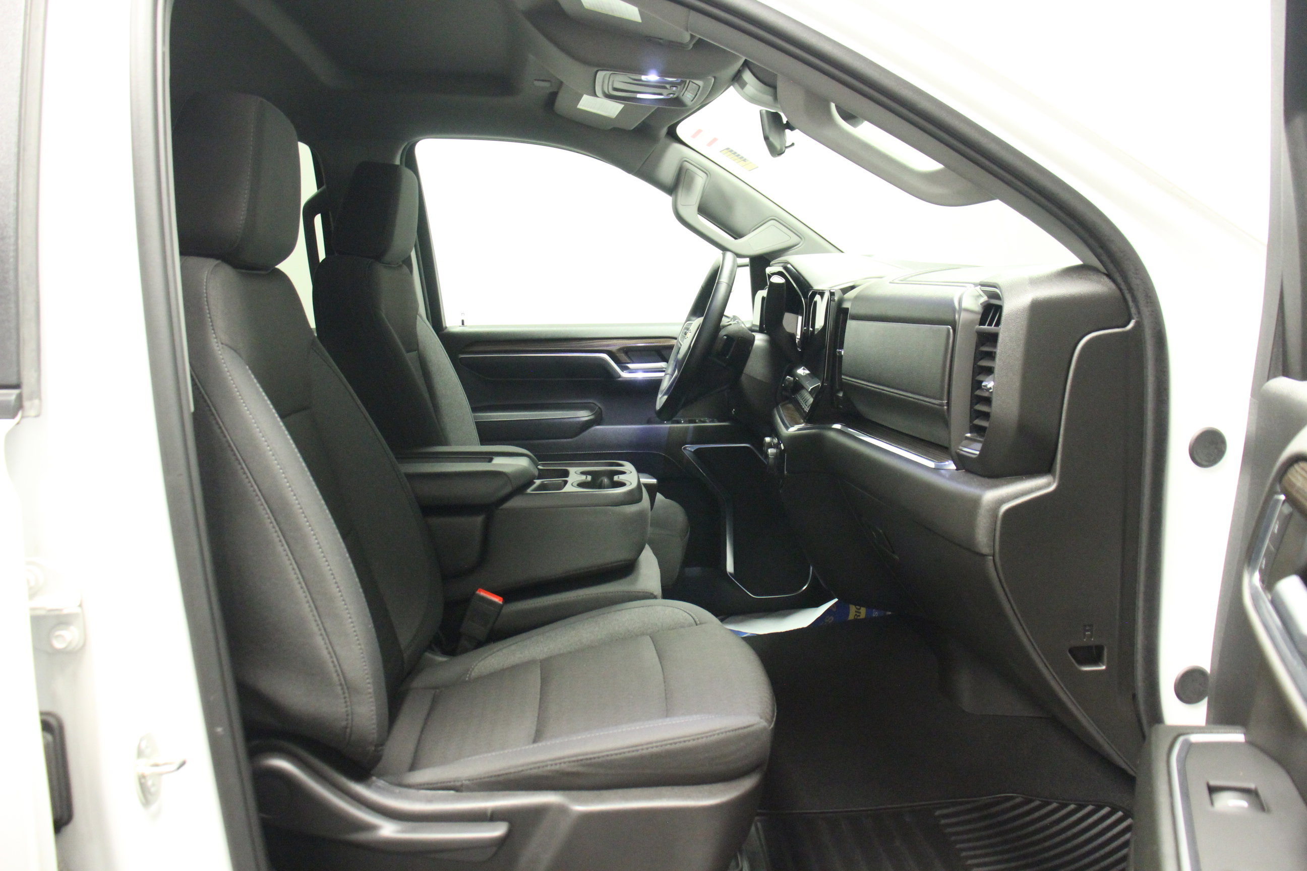 2024 Chevrolet Silverado 1500 LT photo 13