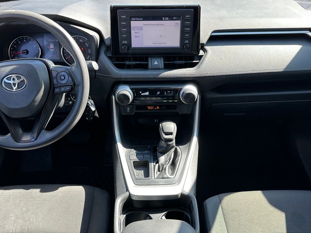 2019 Toyota RAV4 LE photo 7