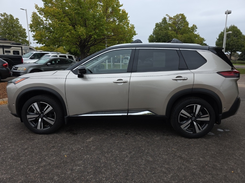 2022 Nissan Rogue Platinum photo 3
