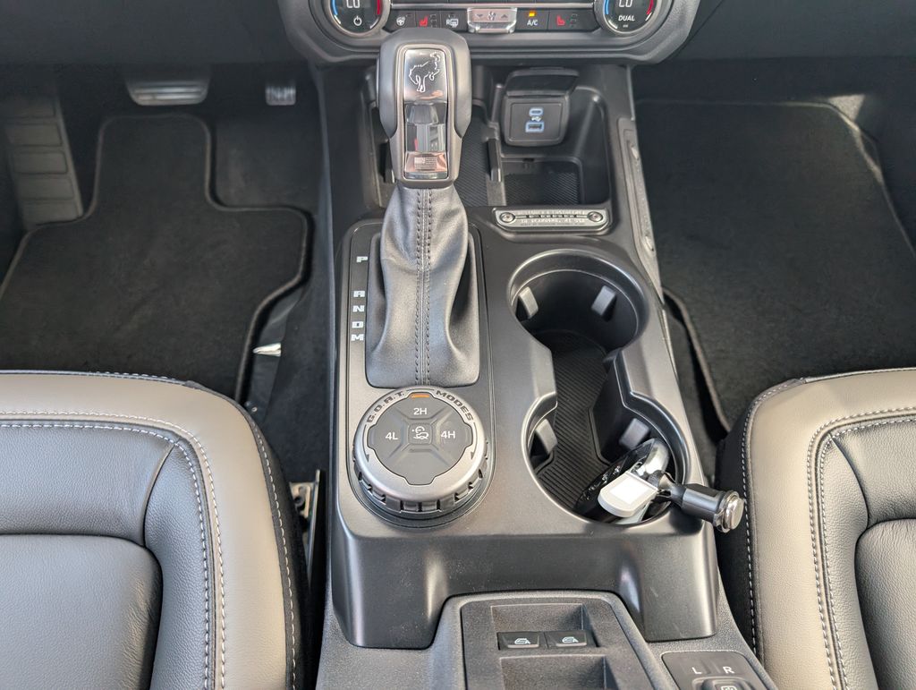 2025 Ford Bronco Outer Banks photo 11