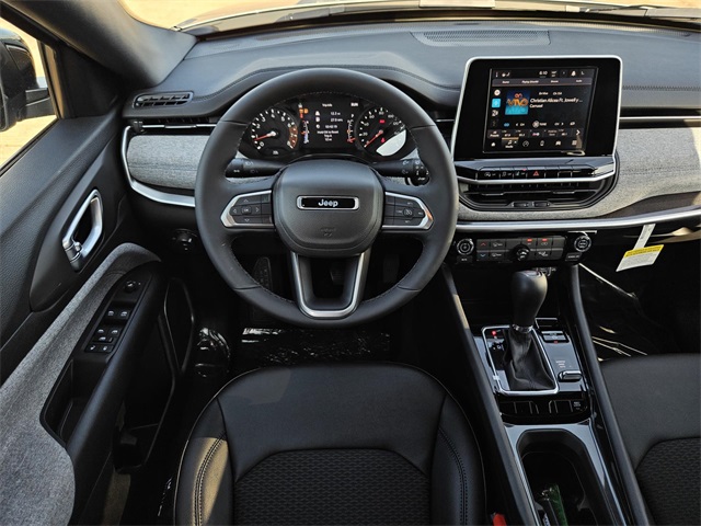 2025 Jeep Compass North Edition Latitude photo 14