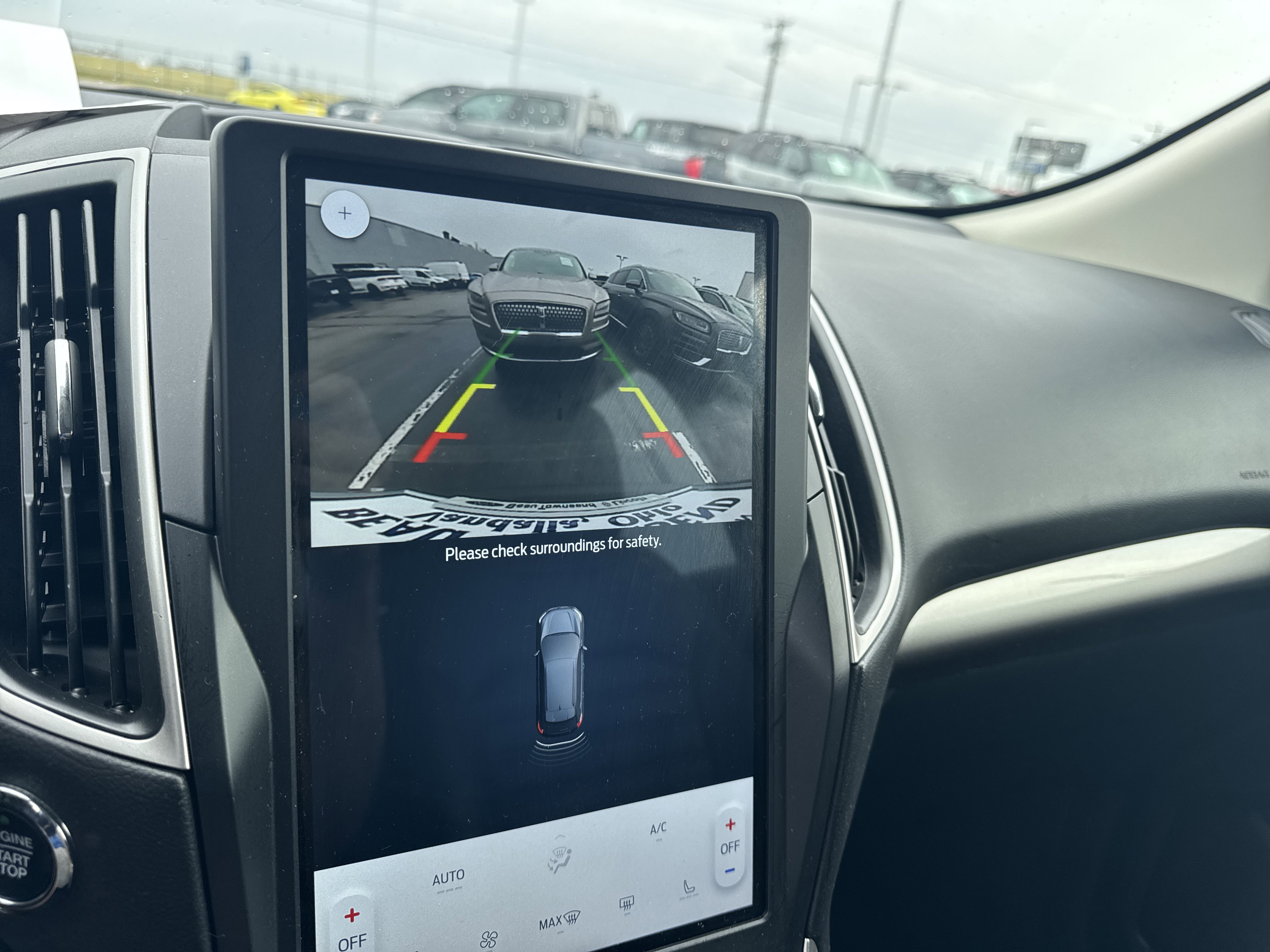 2024 Ford Edge SEL photo 2