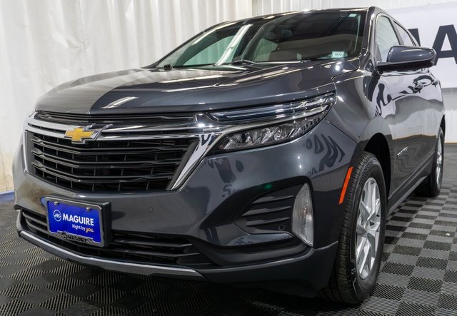 2022 Chevrolet Equinox LT photo 2