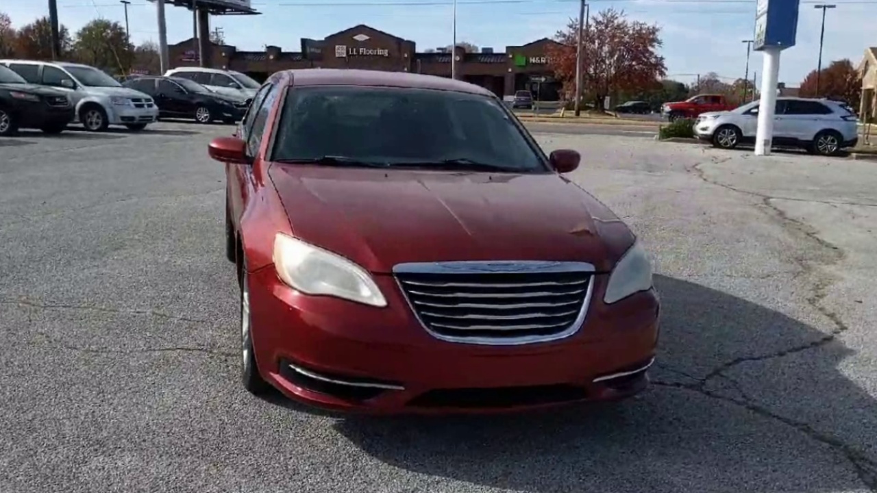 2011 Chrysler 200 Touring photo 3