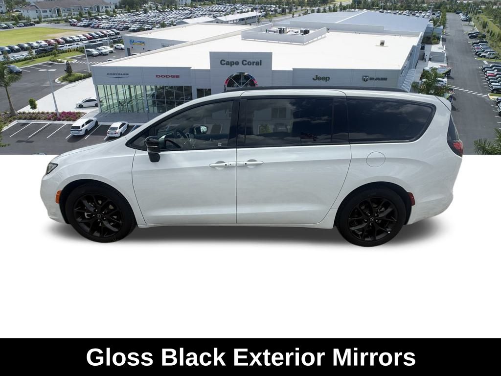 2026 Chrysler Pacifica Limited photo 7