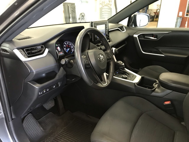 2022 Toyota RAV4 Hybrid SE photo 12