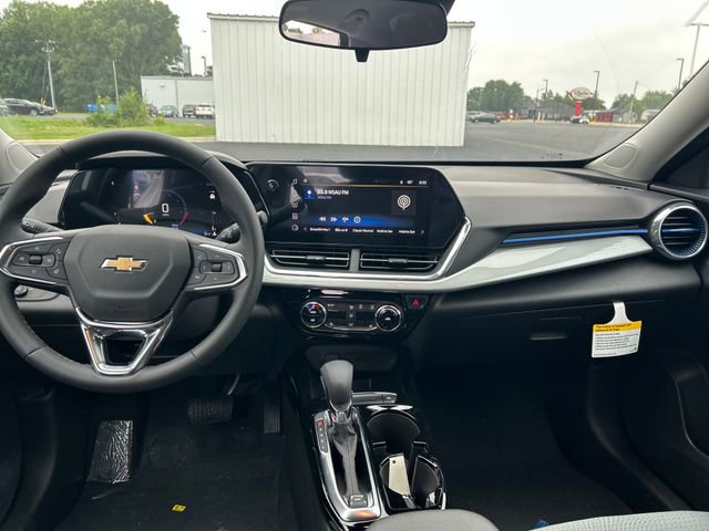 2025 Chevrolet Trax LT photo 11