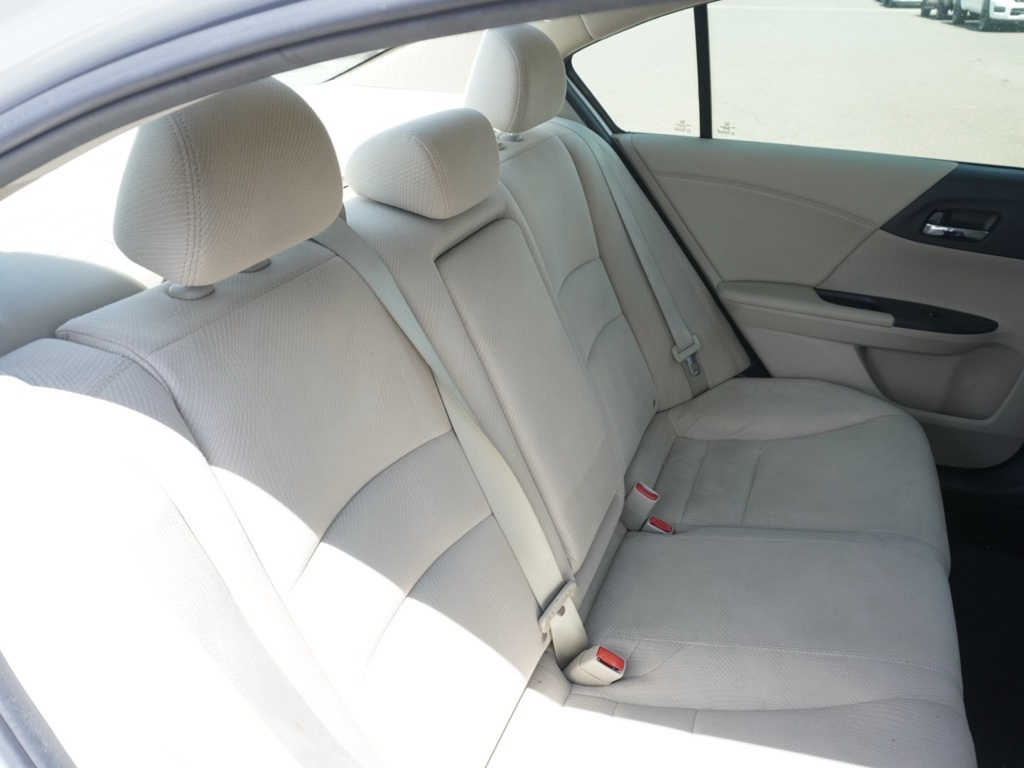 2017 Honda Accord EX photo 22