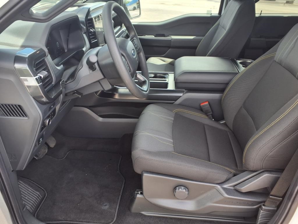2025 Ford F-150 STX photo 4