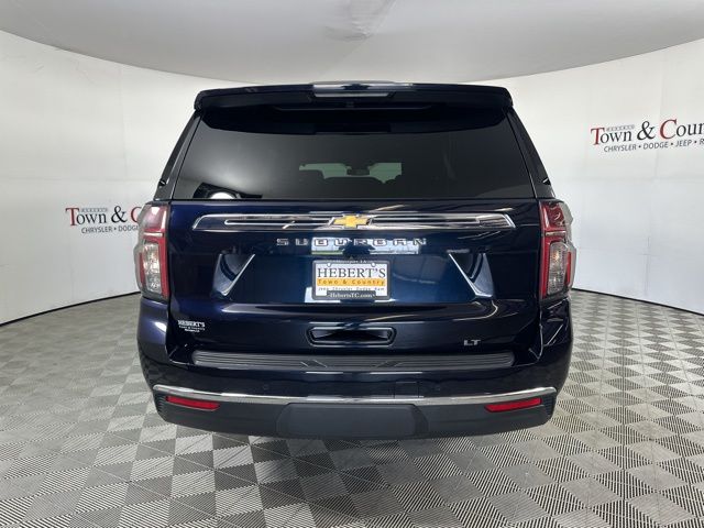 2023 Chevrolet Suburban LT photo 6