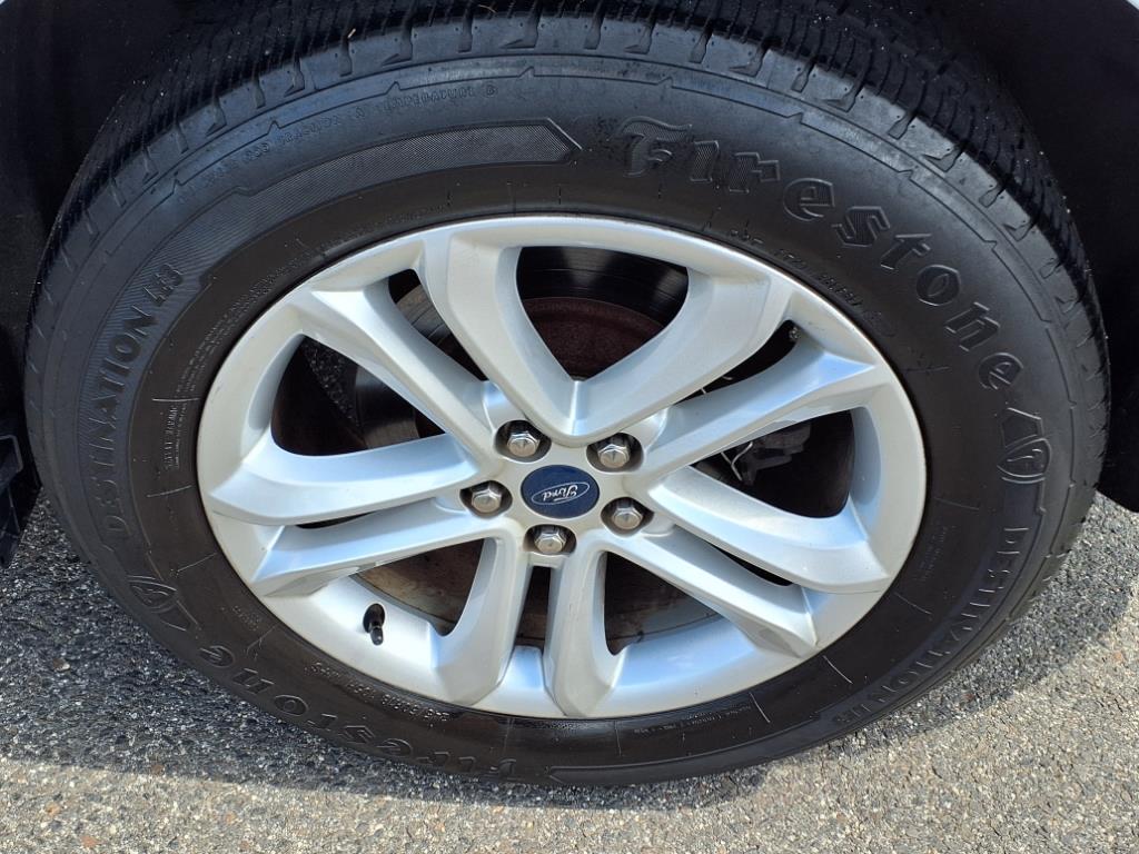 2019 Ford Edge SEL photo 9