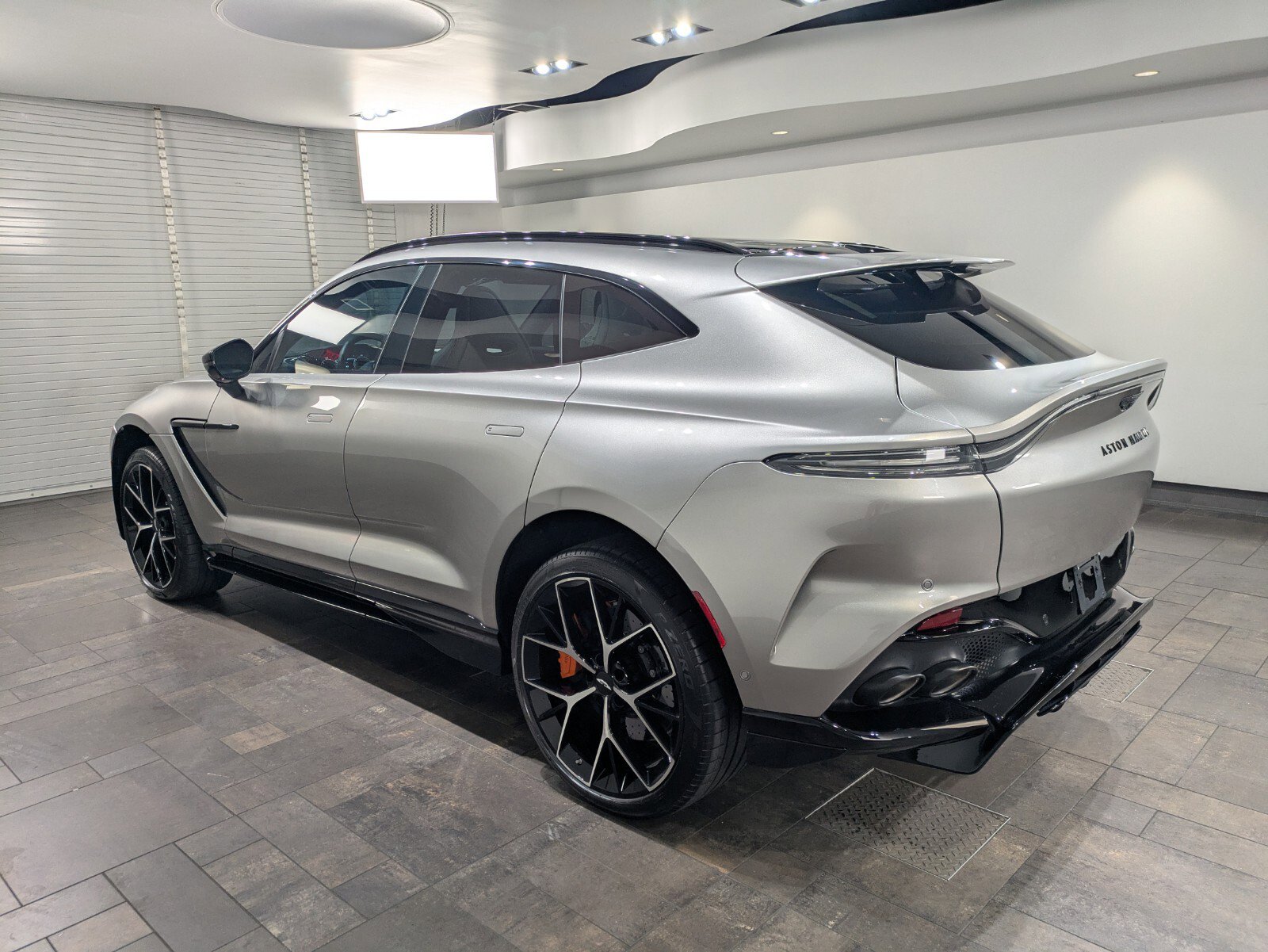 2025 Aston Martin DBX AM8 DBX707 photo 2