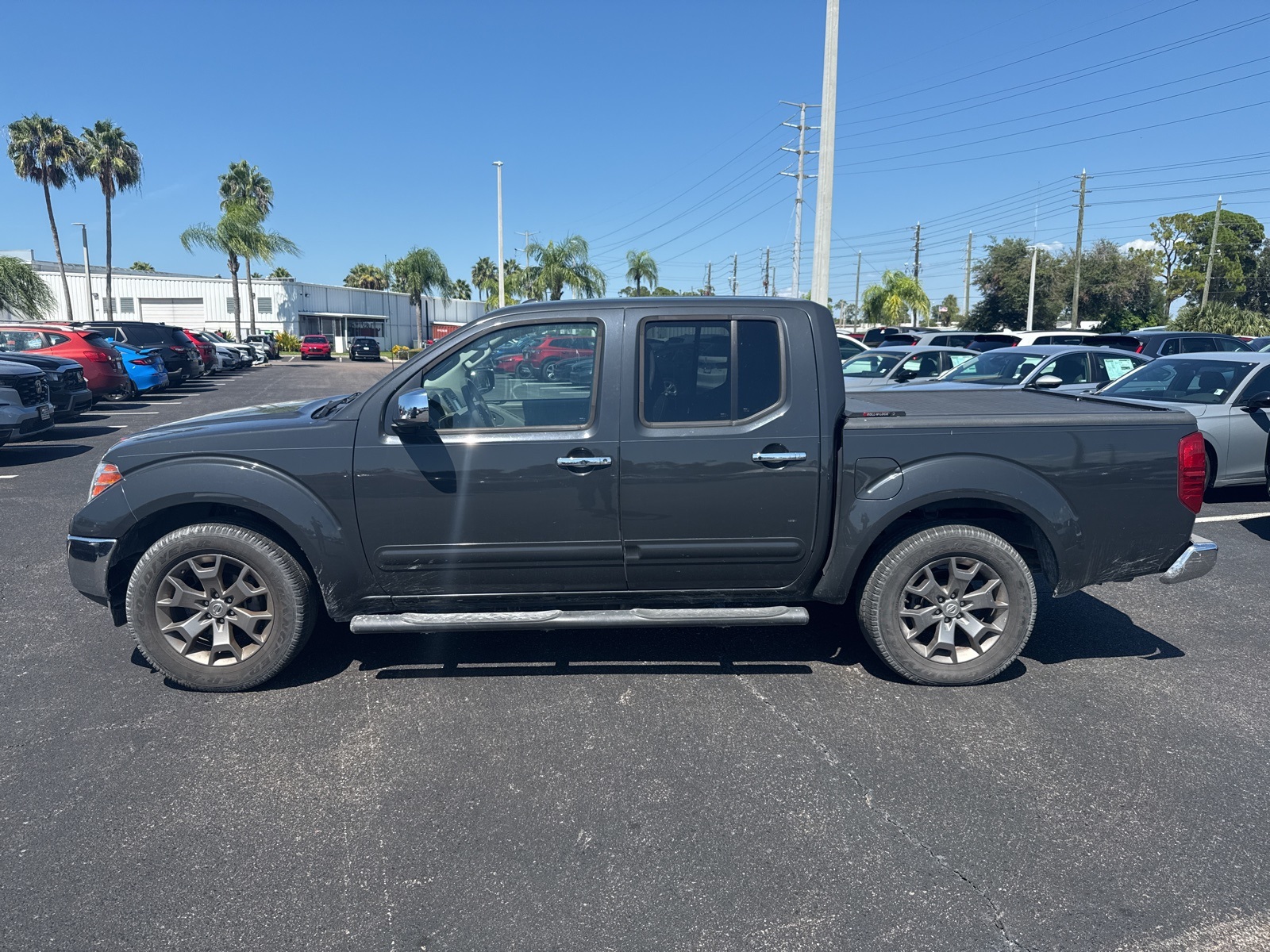 2014 Nissan Frontier SL photo 4