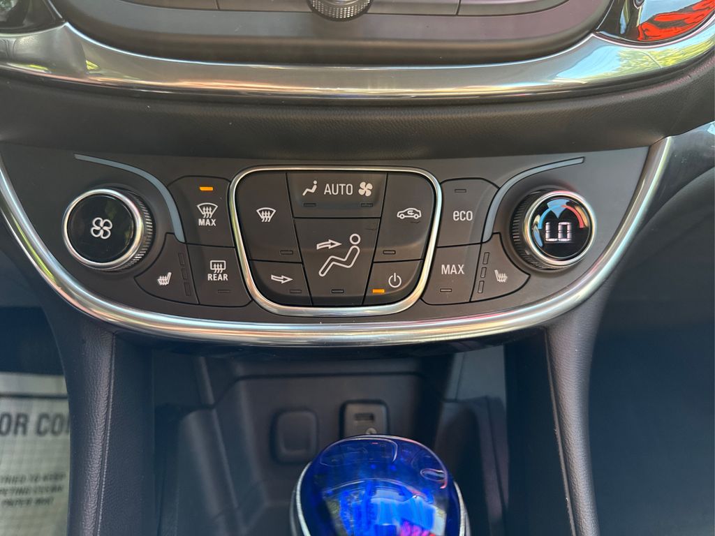 2016 Chevrolet Volt Premier photo 26