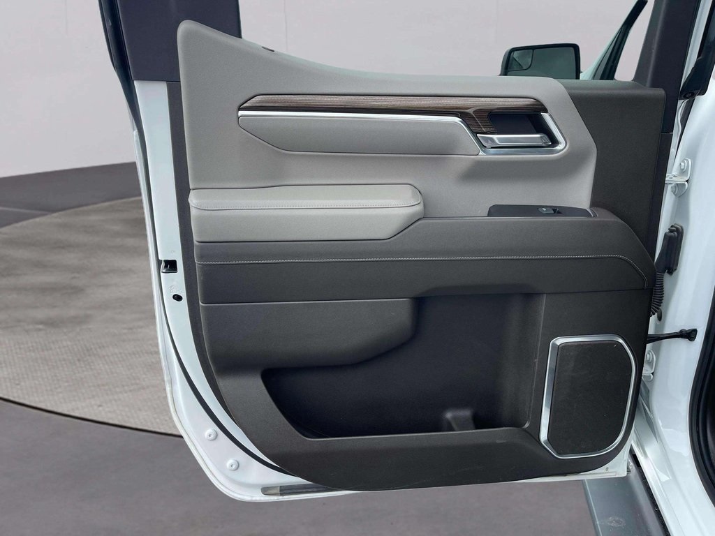 2023 Chevrolet Silverado 1500 RST photo 22