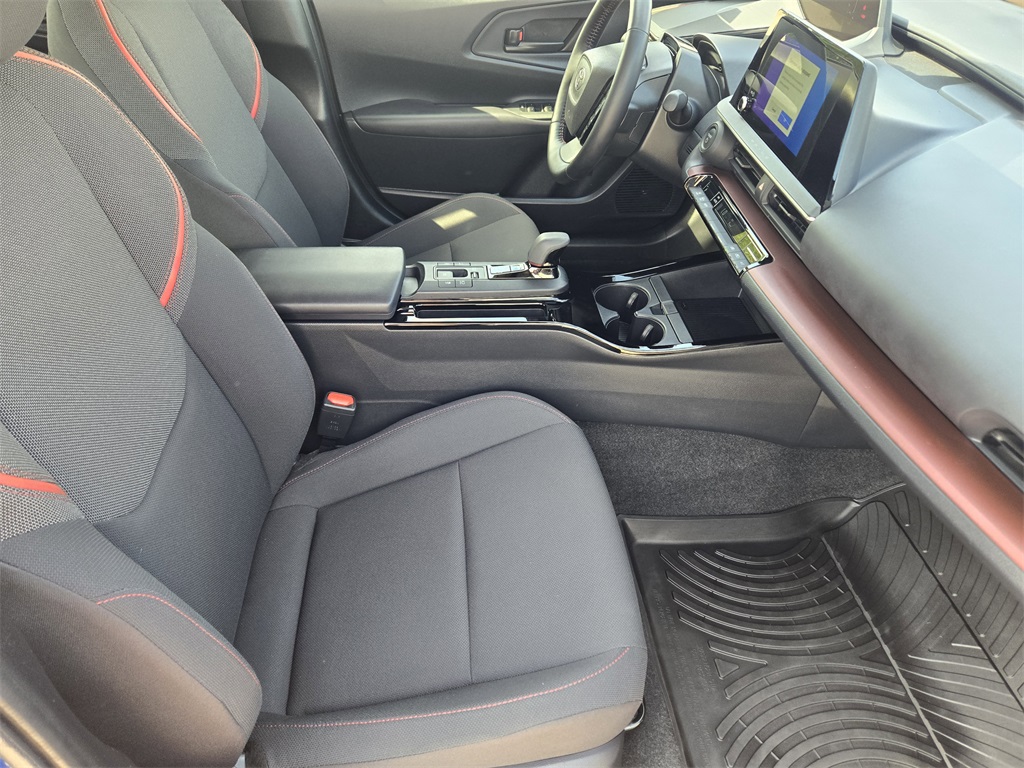 2024 Toyota Prius Prime SE photo 15