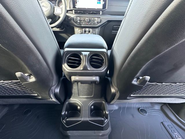 2025 Jeep Gladiator Sport photo 33