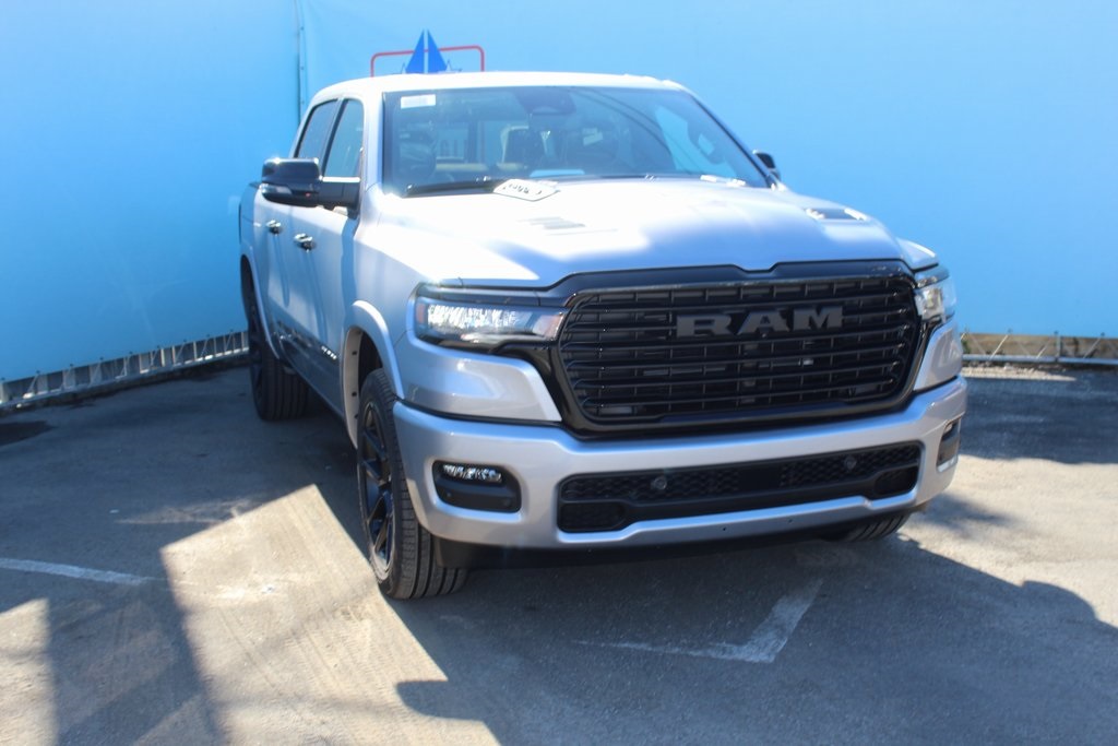 2025 Ram 1500 Laramie photo 3