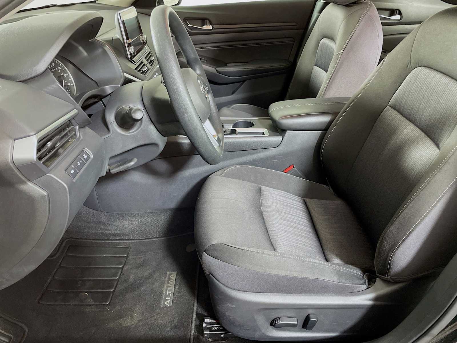 2019 Nissan Altima 2.5 S photo 19