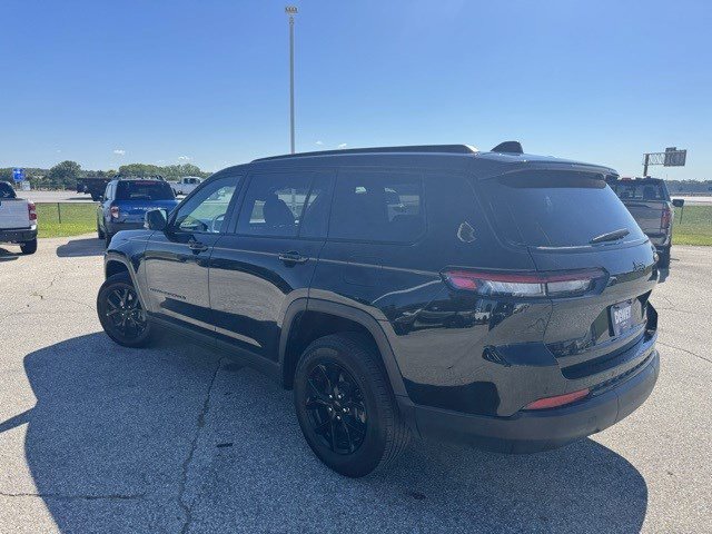 2024 Jeep Grand Cherokee Altitude photo 4