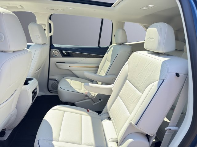 2025 Buick Enclave Avenir photo 21