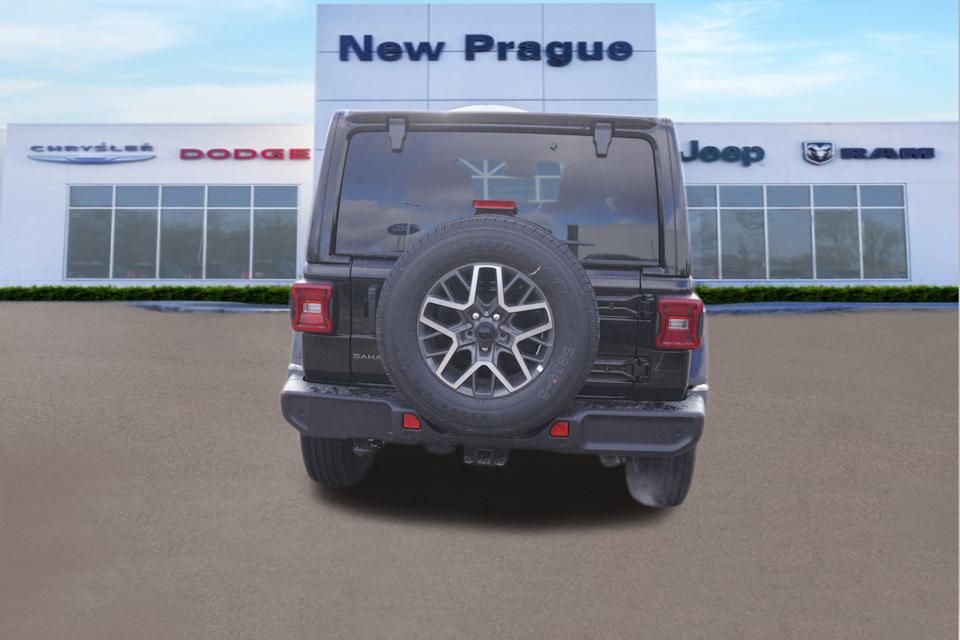 2025 Jeep Wrangler Sahara photo 4