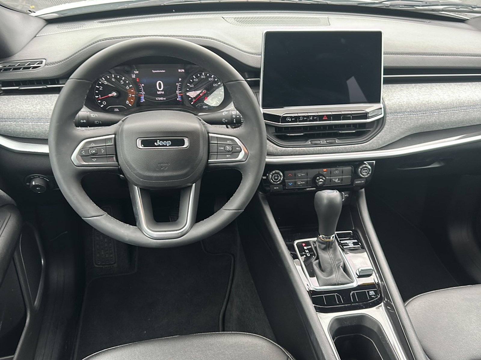 2024 Jeep Compass Latitude photo 9