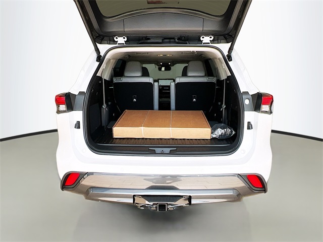 2025 Toyota Highlander Limited photo 24
