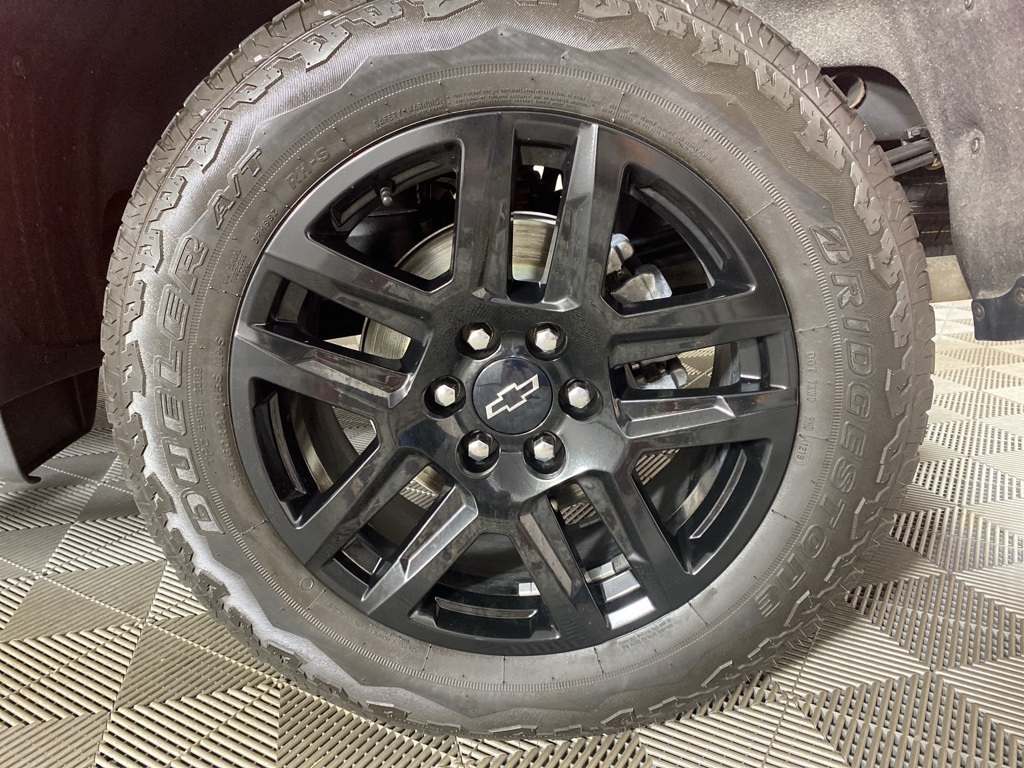 2023 Chevrolet Silverado 1500 RST photo 13