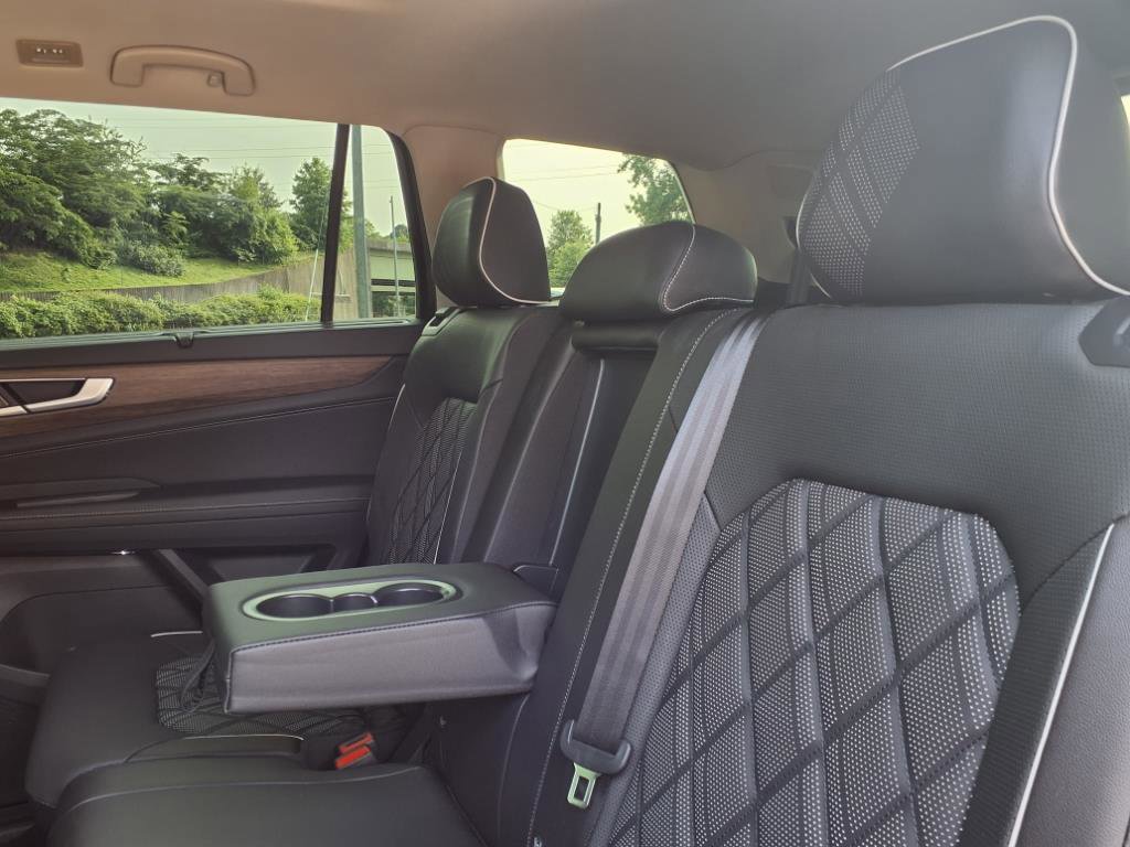 2025 Volkswagen Atlas SEL Premium R-Line photo 18