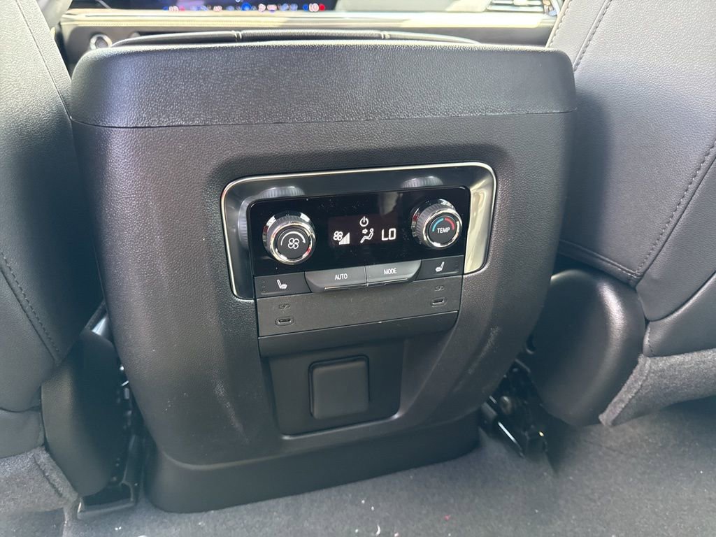 2025 Chevrolet Tahoe Premier photo 38