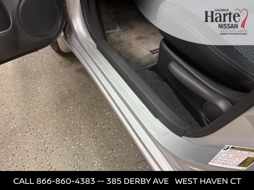 2015 Nissan Versa Note SV photo 15