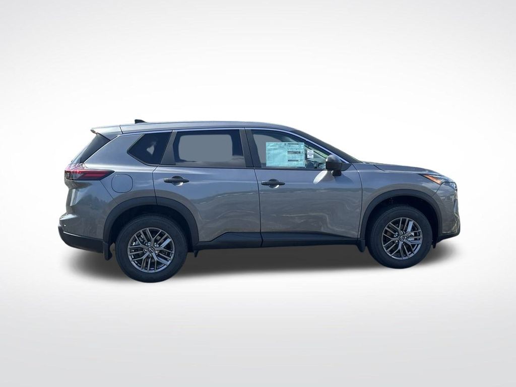 2026 Nissan Rogue S photo 4
