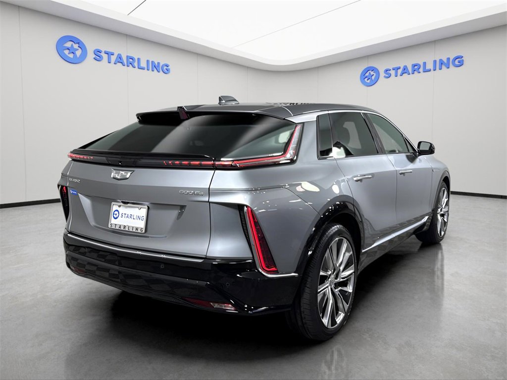 2024 Cadillac Lyriq Luxury photo 8