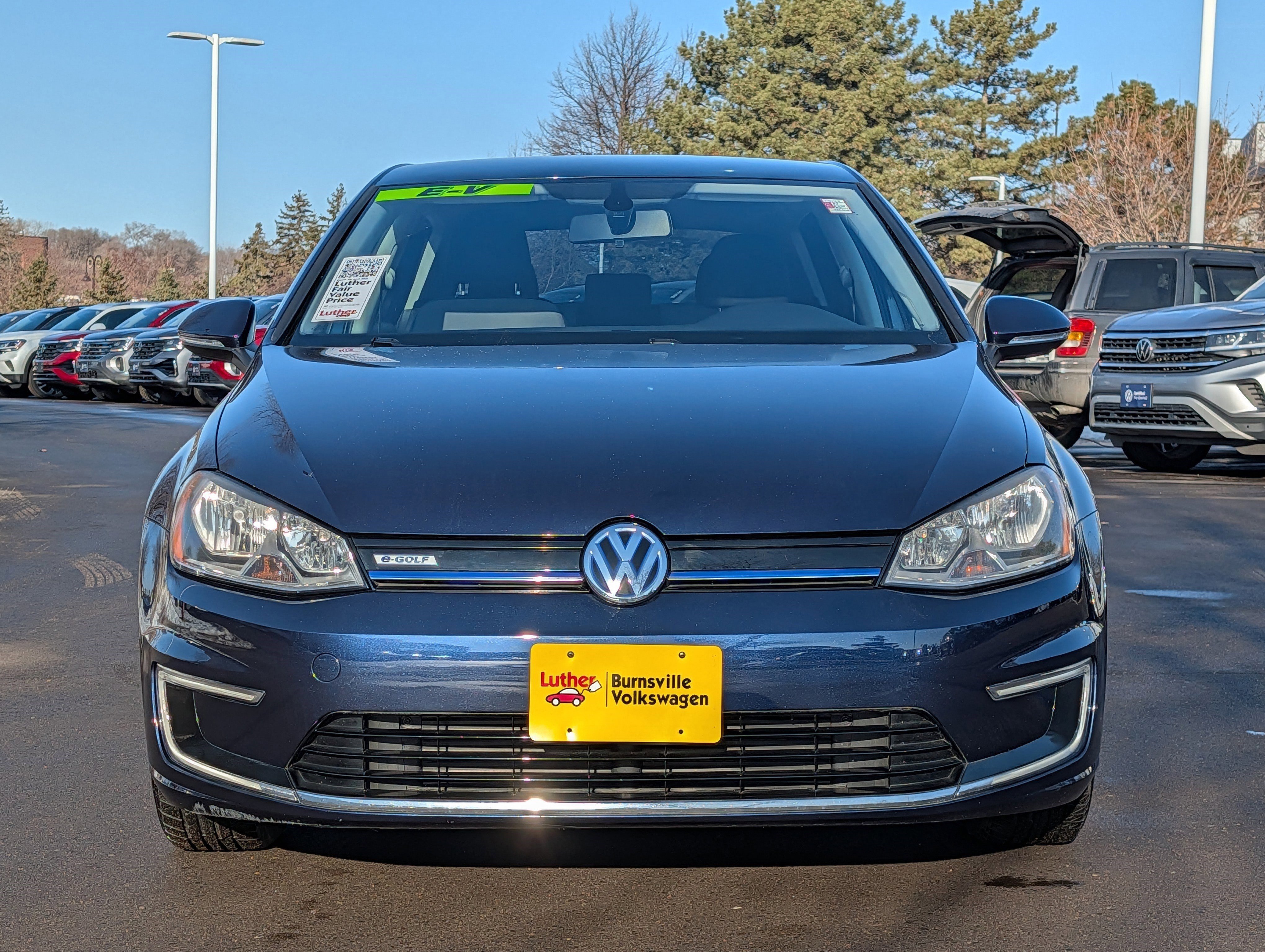 Used 2016 Volkswagen e-Golf e-Golf SE with VIN WVWKP7AU5GW911608 for sale in Burnsville, MN