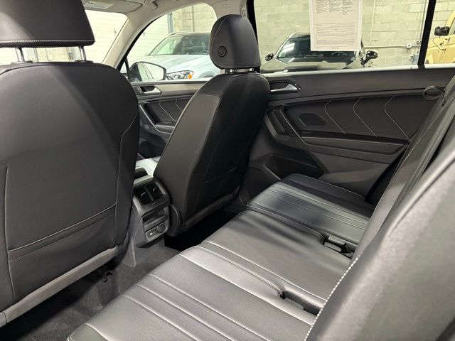 2022 Volkswagen Tiguan SE photo 9