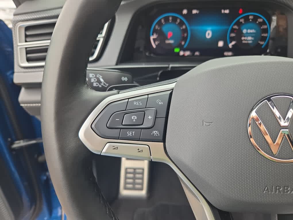 2025 Volkswagen Atlas Cross Sport SEL Premium R-Line photo 22