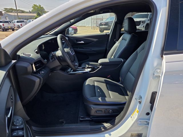 2025 Buick Envista ST photo 2