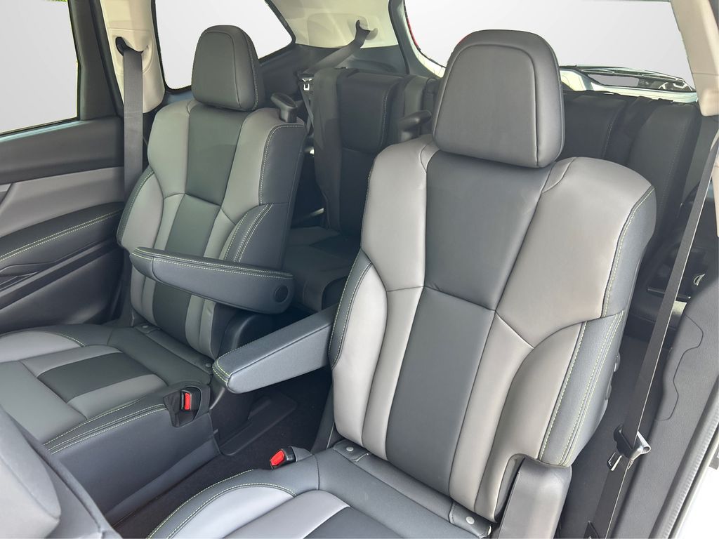 2025 Subaru Ascent Onyx Edition photo 16