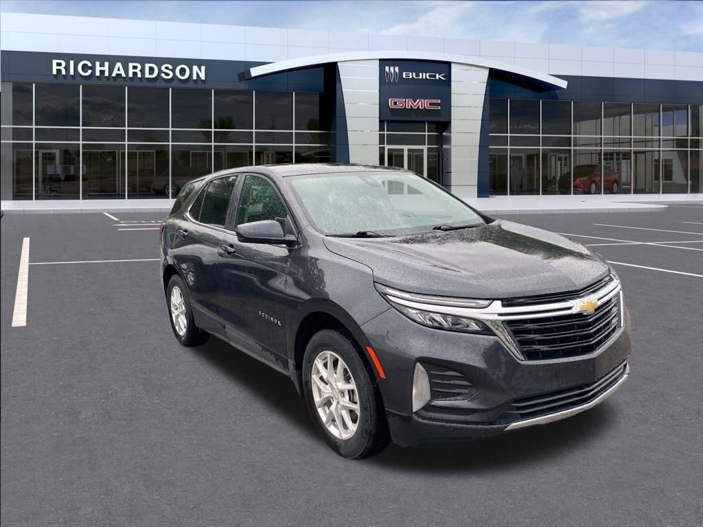 2022 Chevrolet Equinox LT photo 3