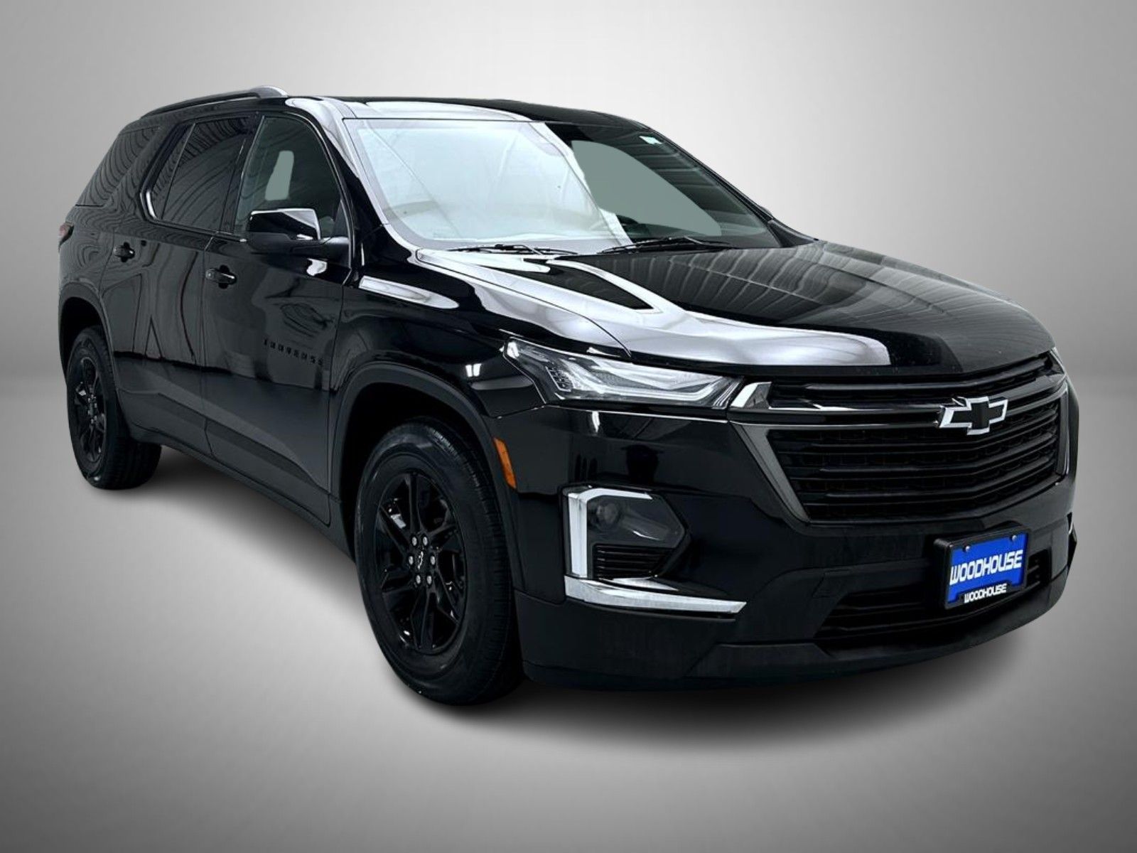 2022 Chevrolet Traverse LS photo 2