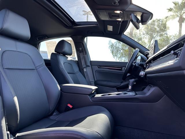 2022 Honda Civic Hatchback Sport Touring photo 9