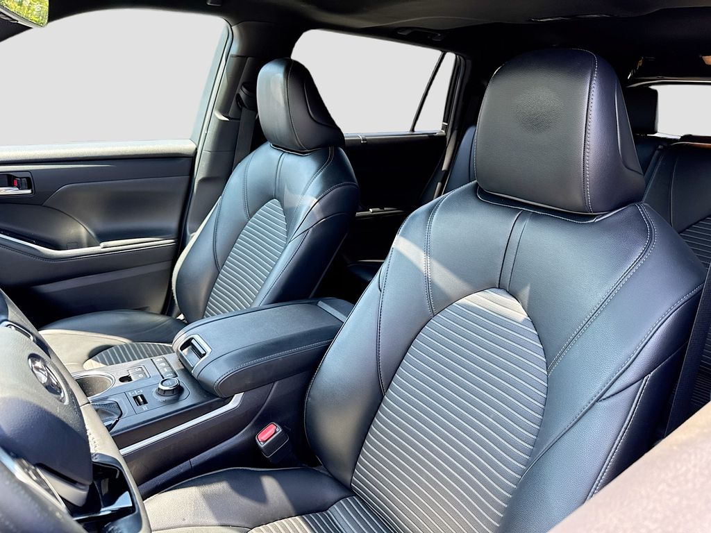 2022 Toyota Highlander XSE photo 4