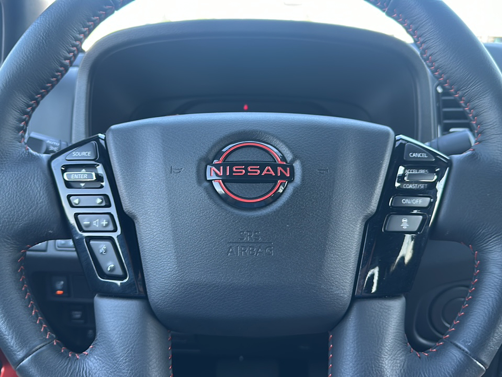 2024 Nissan Frontier Crew Cab PRO-X photo 11