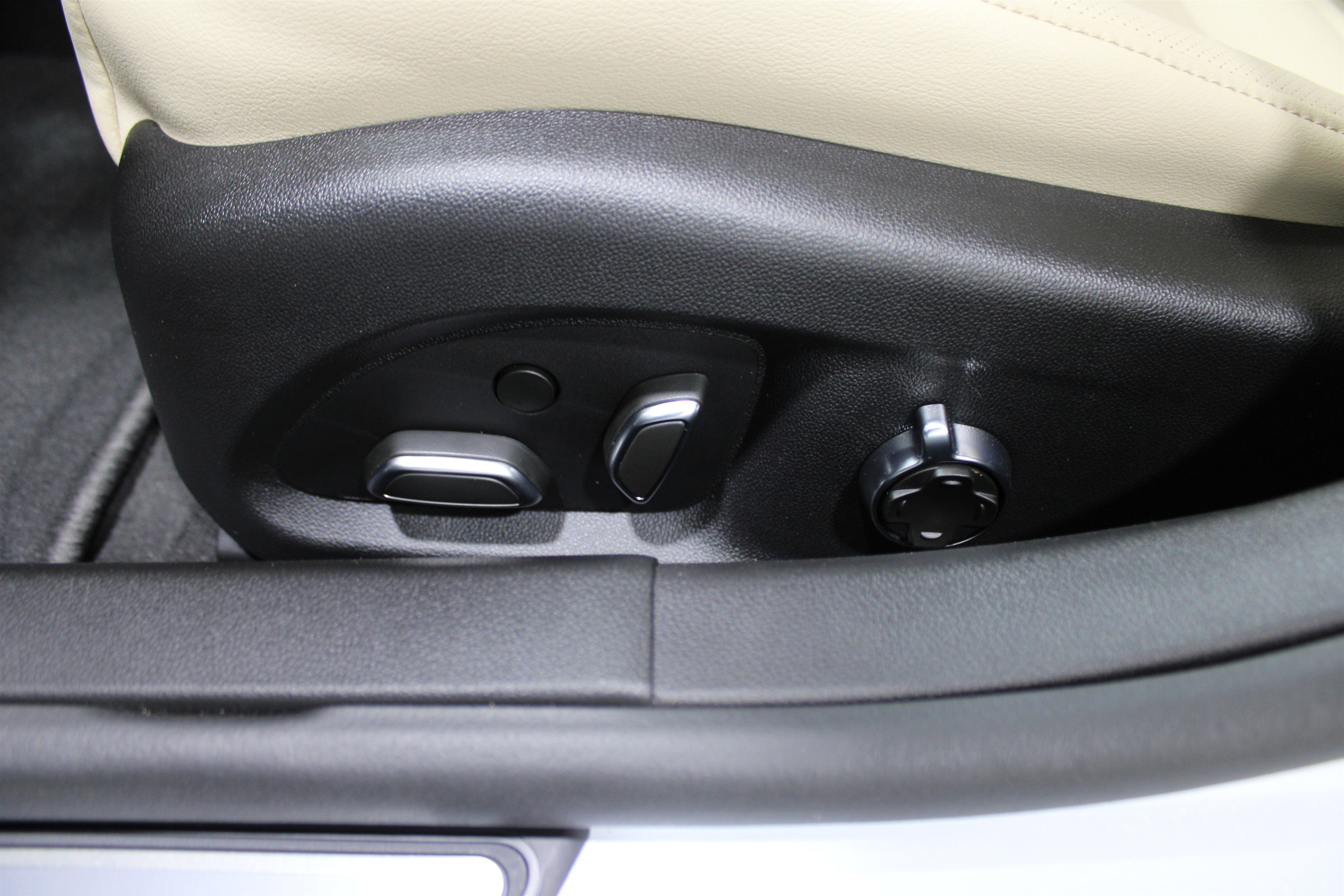 2026 Cadillac CT5 Premium Luxury photo 4