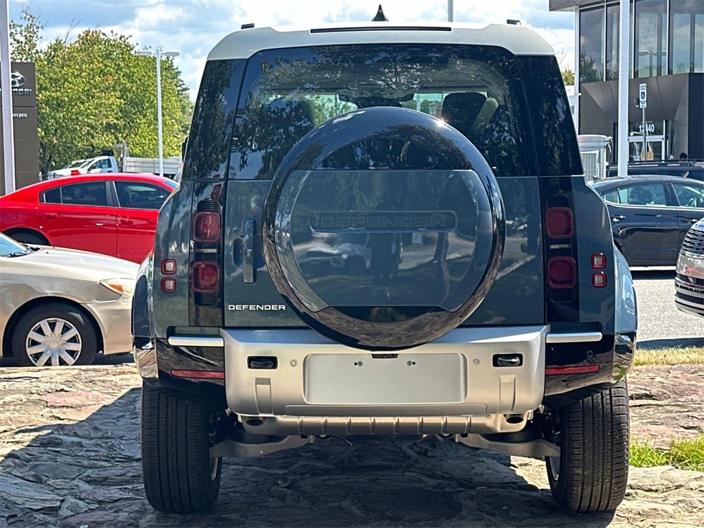 2025 Land Rover Defender 110 S photo 14