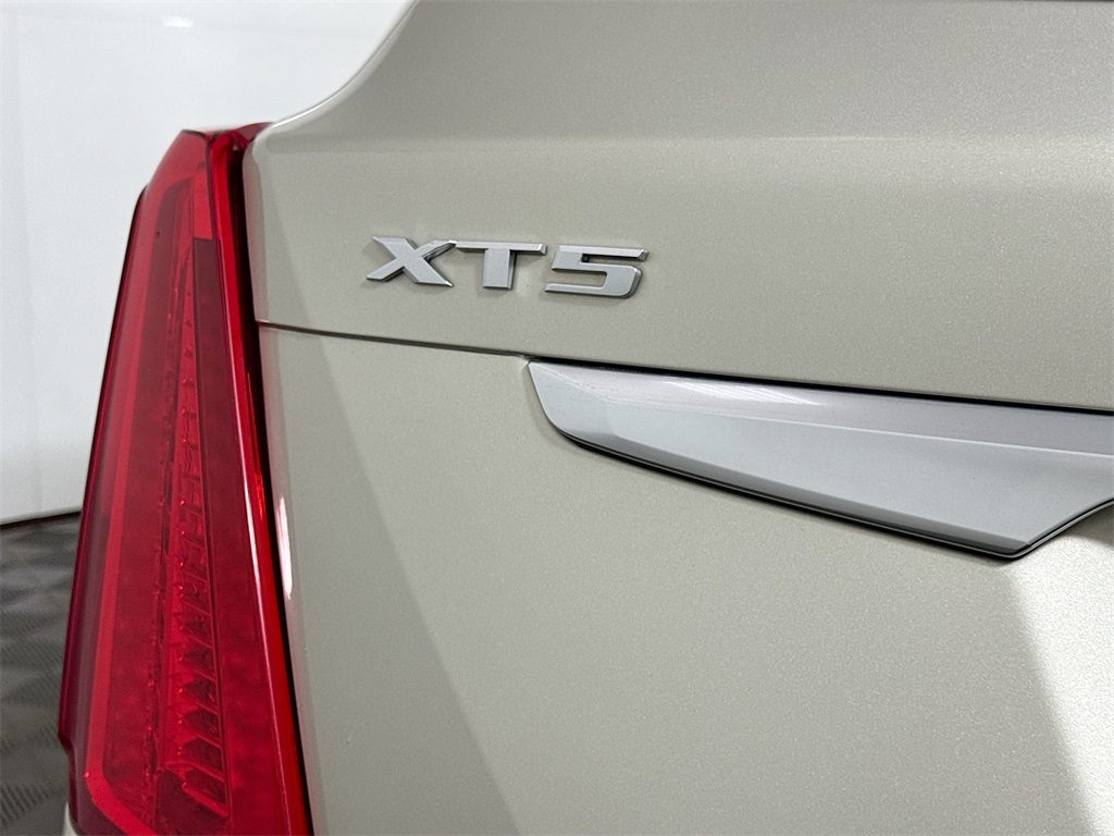 2017 Cadillac XT5 Luxury photo 21