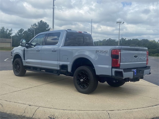 2025 Ford F-350 photo 4