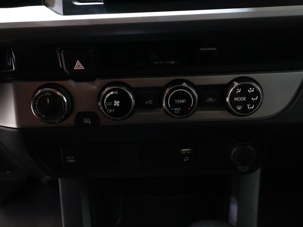 2018 Toyota Tacoma SR5 Access Cab V6 4x4 photo 15
